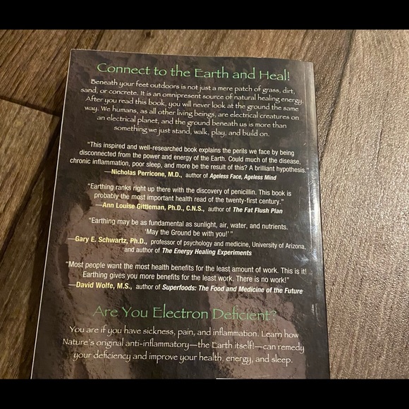 Earthing - The Most Important Health Discovery Ever! Book - Picture 4 of 6